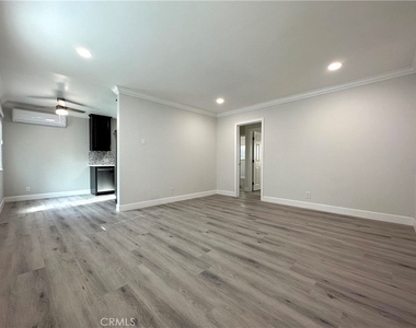 41 N Sierra Bonita Avenue - Photo Thumbnail 4