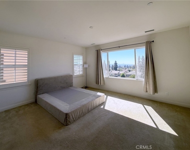 2700 E Coalinga Drive - Photo Thumbnail 9