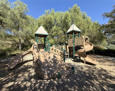 2700 E Coalinga Drive - Photo Thumbnail 25