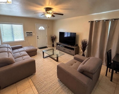 31 Sunset Dr - Photo Thumbnail 1