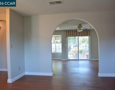 3320 Blythe Dr - Photo Thumbnail 9