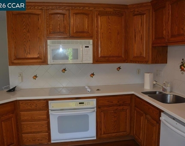 3320 Blythe Dr - Photo Thumbnail 6