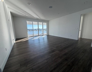 43 Edgewater Ct - Photo Thumbnail 13