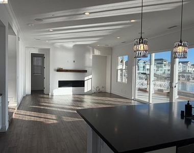 43 Edgewater Ct - Photo Thumbnail 2
