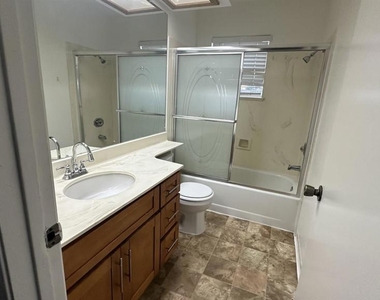 4981 Parkgreen Cir - Photo Thumbnail 14