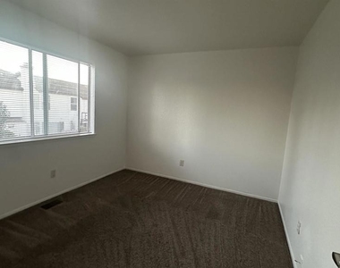 4981 Parkgreen Cir - Photo Thumbnail 16