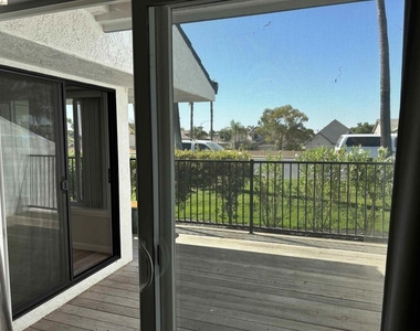 5824 Yawl Street - Photo Thumbnail 6
