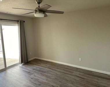 5824 Yawl Street - Photo Thumbnail 5