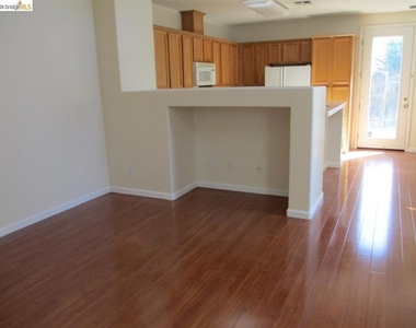 133 Wexford St - Photo Thumbnail 1