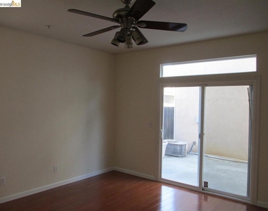133 Wexford St - Photo Thumbnail 5