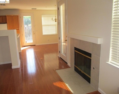133 Wexford St - Photo Thumbnail 4