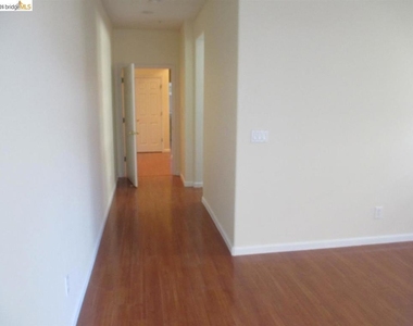133 Wexford St - Photo Thumbnail 12