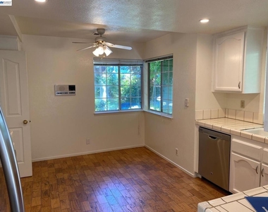 333 Winterwind Cir - Photo Thumbnail 10