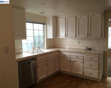 333 Winterwind Cir - Photo Thumbnail 5