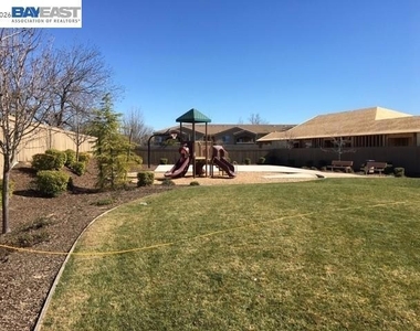 3513 Trentino St - Photo Thumbnail 23