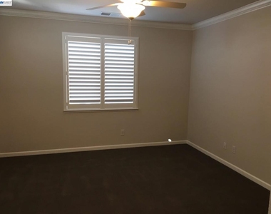3513 Trentino St - Photo Thumbnail 10