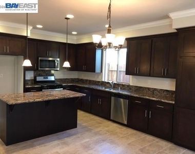 3513 Trentino St - Photo Thumbnail 2