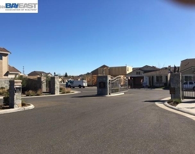 3513 Trentino St - Photo Thumbnail 22