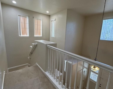 340 Chase St - Photo Thumbnail 7
