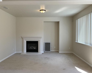 340 Chase St - Photo Thumbnail 5