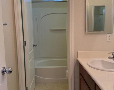 340 Chase St - Photo Thumbnail 17