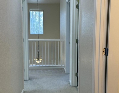 340 Chase St - Photo Thumbnail 8