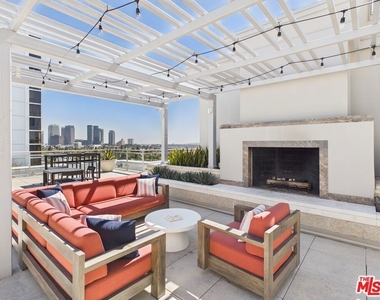 10700 Wilshire Boulevard - Photo Thumbnail 26