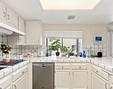 18721 Hatteras Street - Photo Thumbnail 16