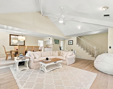 18721 Hatteras Street - Photo Thumbnail 23
