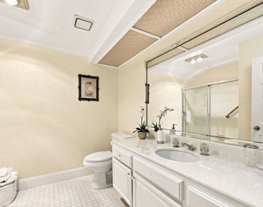 18721 Hatteras Street - Photo Thumbnail 8