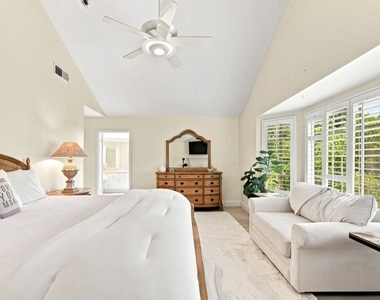 18721 Hatteras Street - Photo Thumbnail 13
