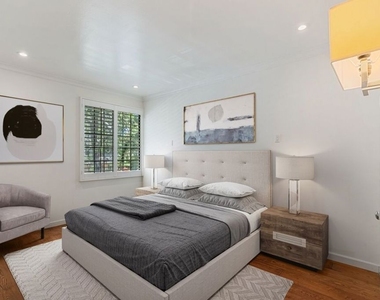 2031 S Bentley Avenue - Photo Thumbnail 11