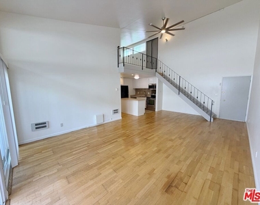 601 S Prospect Avenue - Photo Thumbnail 2