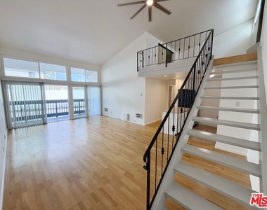 601 S Prospect Avenue - Photo Thumbnail 1