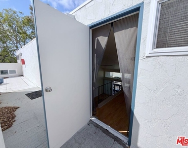 601 S Prospect Avenue - Photo Thumbnail 5