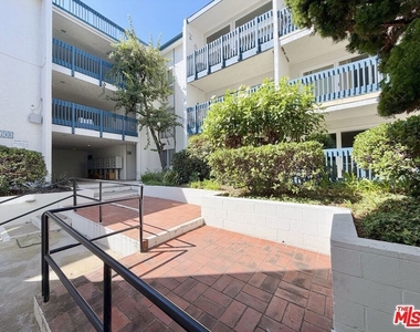 601 S Prospect Avenue - Photo Thumbnail 16