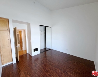 601 S Prospect Avenue - Photo Thumbnail 9