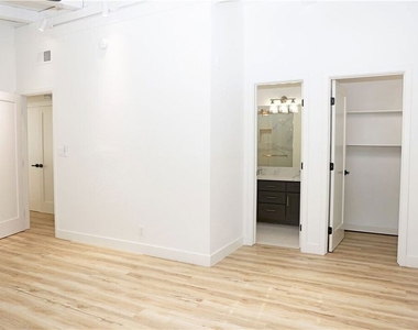 504 35th Street - Photo Thumbnail 6