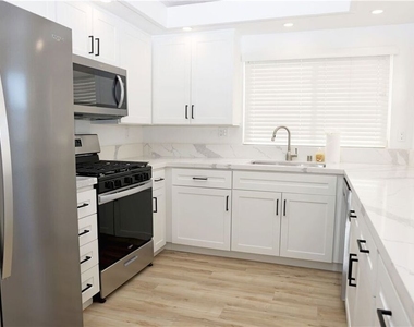 504 35th Street - Photo Thumbnail 2