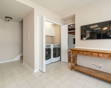 14972 Camarosa Drive - Photo Thumbnail 24