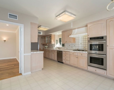 14972 Camarosa Drive - Photo Thumbnail 19