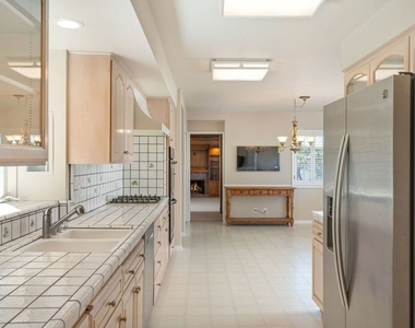 14972 Camarosa Drive - Photo Thumbnail 22