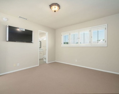 14972 Camarosa Drive - Photo Thumbnail 26