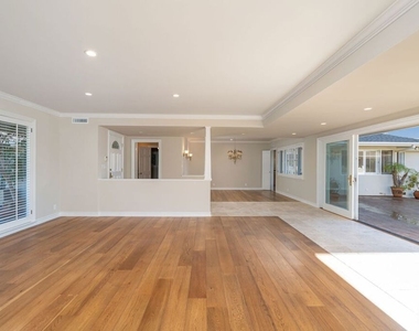 14972 Camarosa Drive - Photo Thumbnail 7