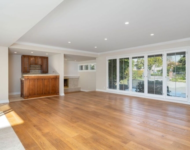 14972 Camarosa Drive - Photo Thumbnail 4
