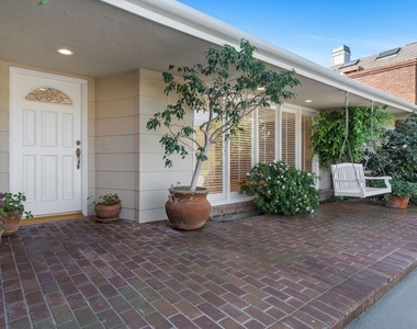 14972 Camarosa Drive - Photo Thumbnail 2