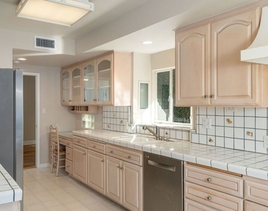 14972 Camarosa Drive - Photo Thumbnail 21