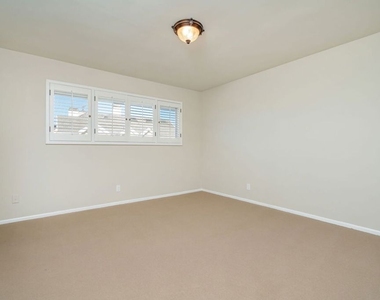 14972 Camarosa Drive - Photo Thumbnail 25