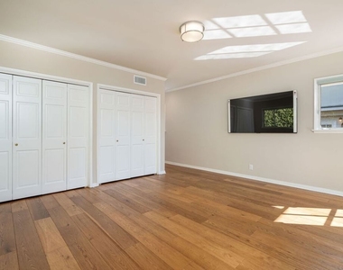 14972 Camarosa Drive - Photo Thumbnail 14