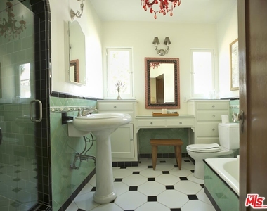 146 N La Peer Drive - Photo Thumbnail 25